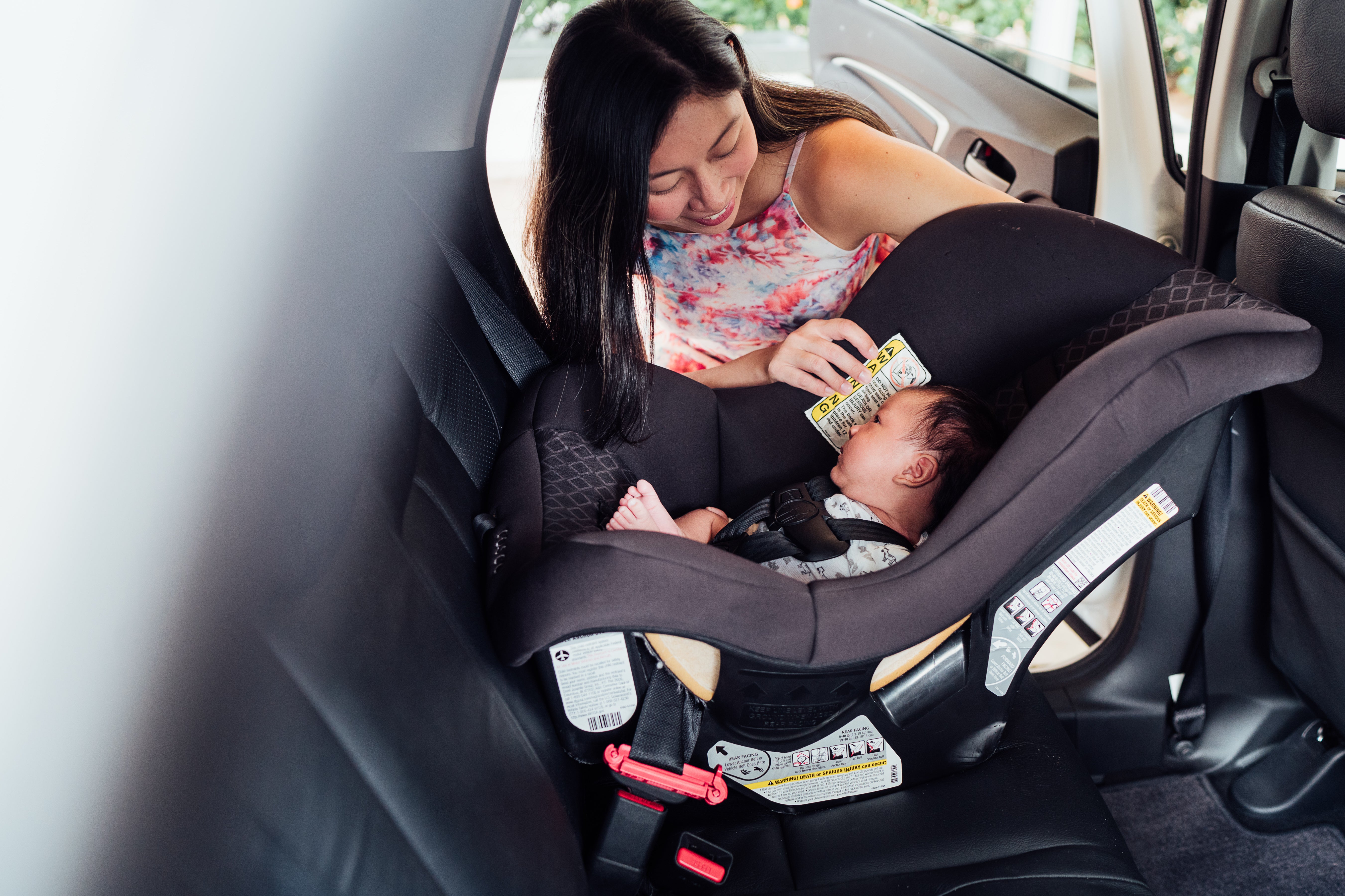 When to Switch Your Infant’s Car Seat: 3 Signs to Watch Out For